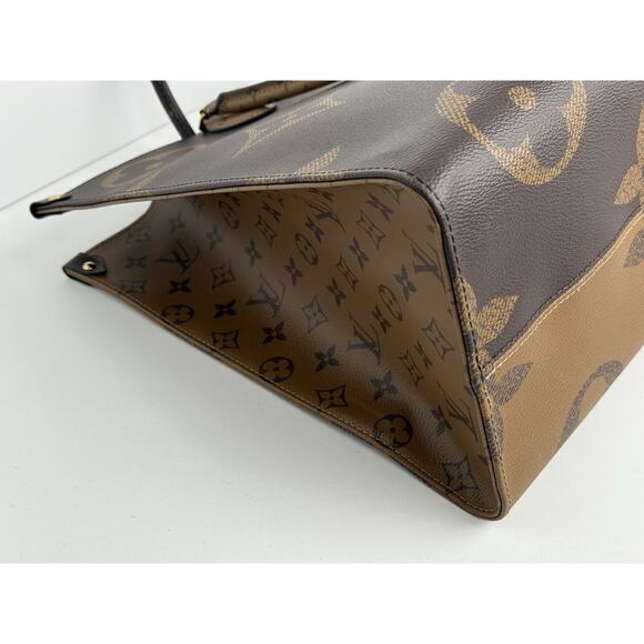 Louis Vuitton Monogram Giant Onthego GM Tote Bag Brown with Gold Hardware B-3 - Picture 11 of 16